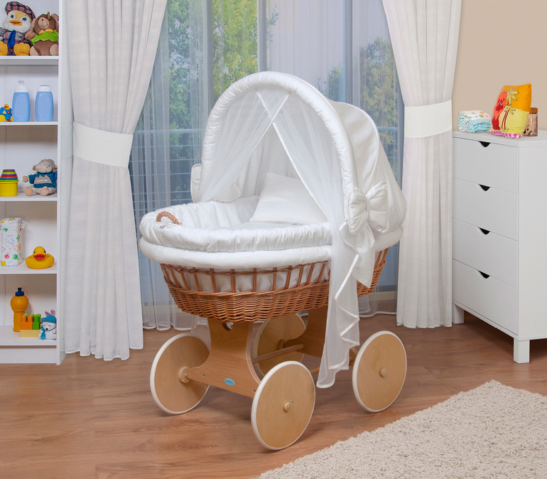 Моисеева корзина на колесах