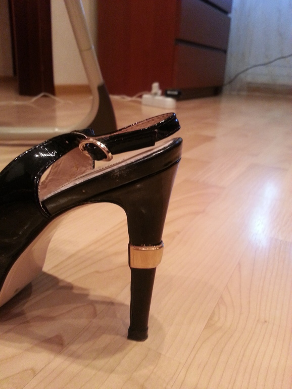 кожаные босоножки