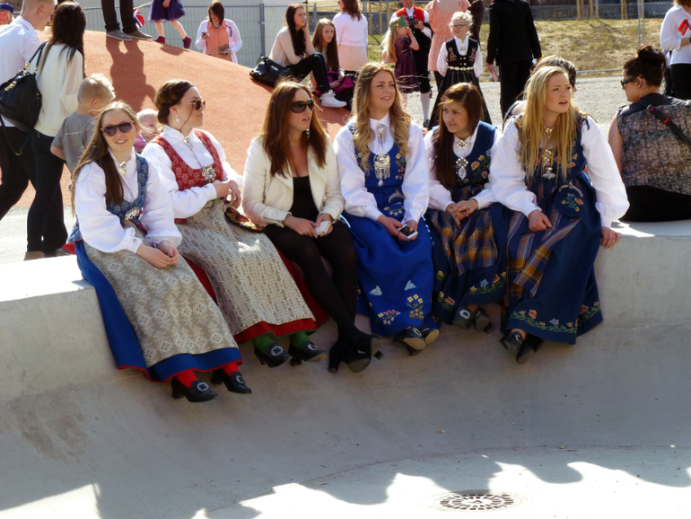 Сегодня 17 мая,  200 лет со дня подписания Конституции Норвегии!!!
