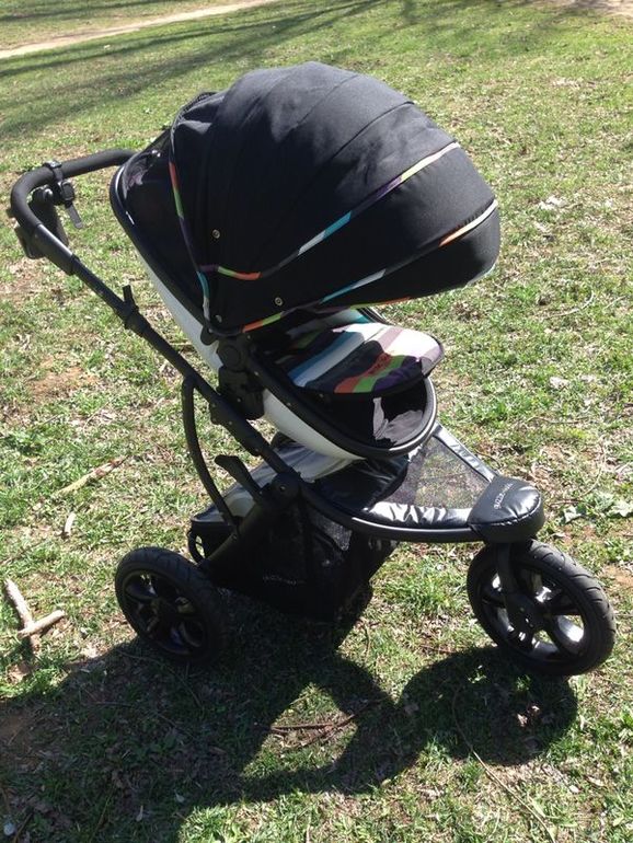 Необычная коляска Guzzie+Guss Casita.