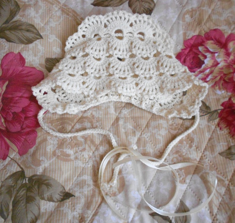 пледик сливочный и чепчик