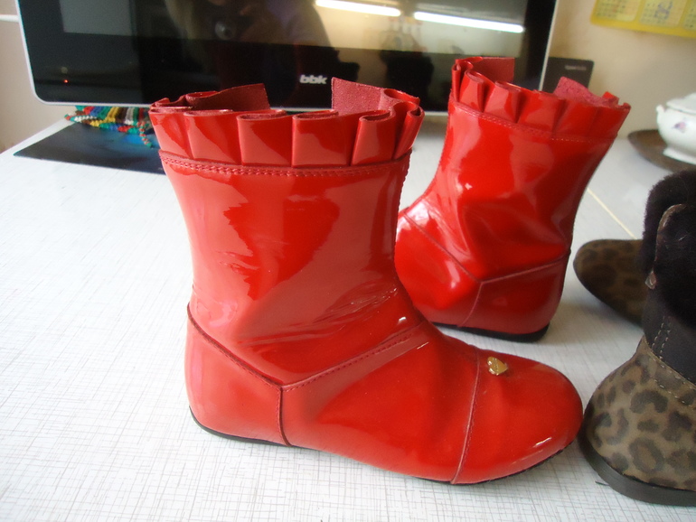 Сапожки Monnalisa 28 р-р и Moschino 28 \\\Алтуфьево