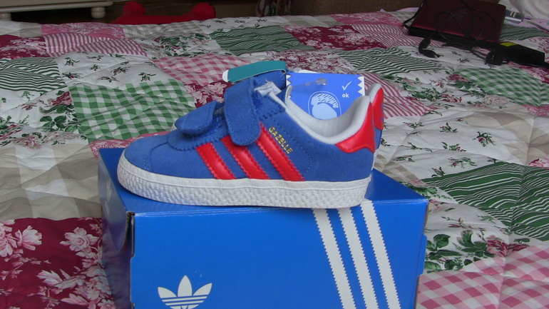 Кроссовки adidas новые
