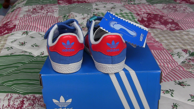 Кроссовки adidas новые