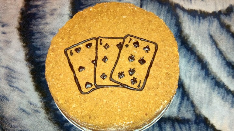 Проиграла торт в карты)