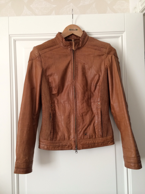 Куртка OCHNIK. Кожа. Р-р 42 (Европа 36, S). 4500 руб.