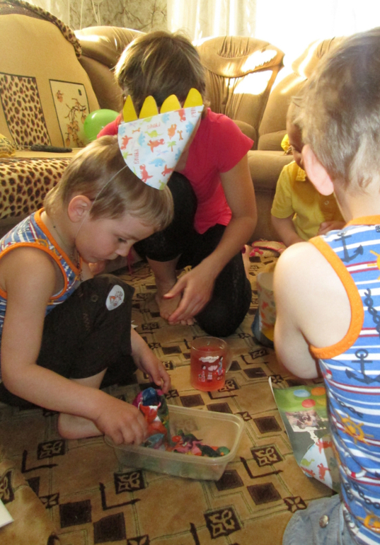 Динозавровый День Рождения (лайт-версия)Часть1