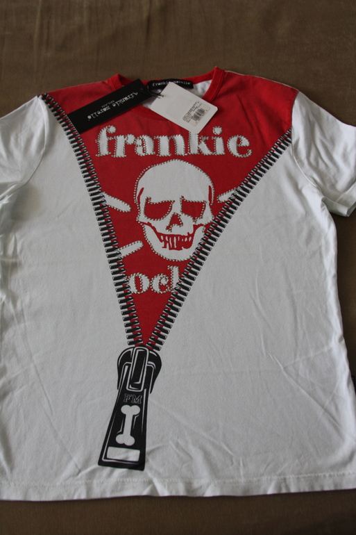 Брендовые футболки новые и б/у. Размер M-L, XL(одна).оригиналы!