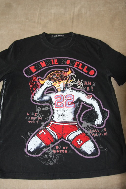 Брендовые футболки новые и б/у. Размер M-L, XL(одна).оригиналы!