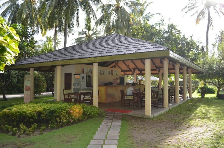 Хороший отель, очаровательное море и скучное питание!