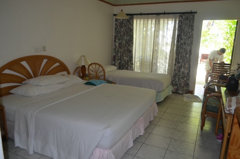 Хороший отель, очаровательное море и скучное питание!