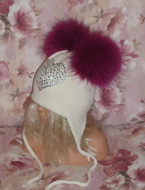 Шапочки с мех помпонами, детские и взрослые, итальянский меринос, машинная и ручная вязка на заказ