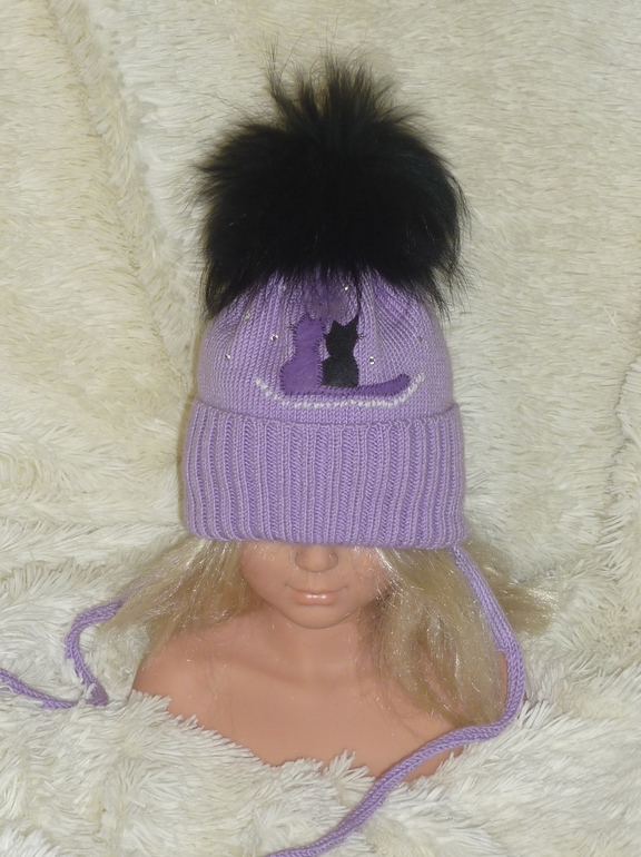 Шапочки с мех помпонами, детские и взрослые, итальянский меринос, машинная и ручная вязка на заказ