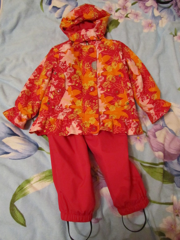 Продам комплект керри для девочки 92-98