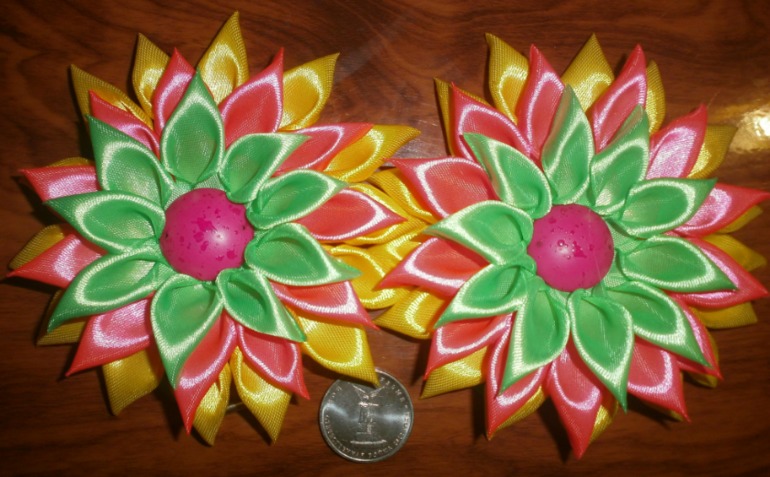 Резиночки и заколочки для принцесс.Авторская работа