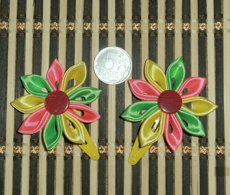 Резиночки, заколочки, гребни, шпилечки для вас