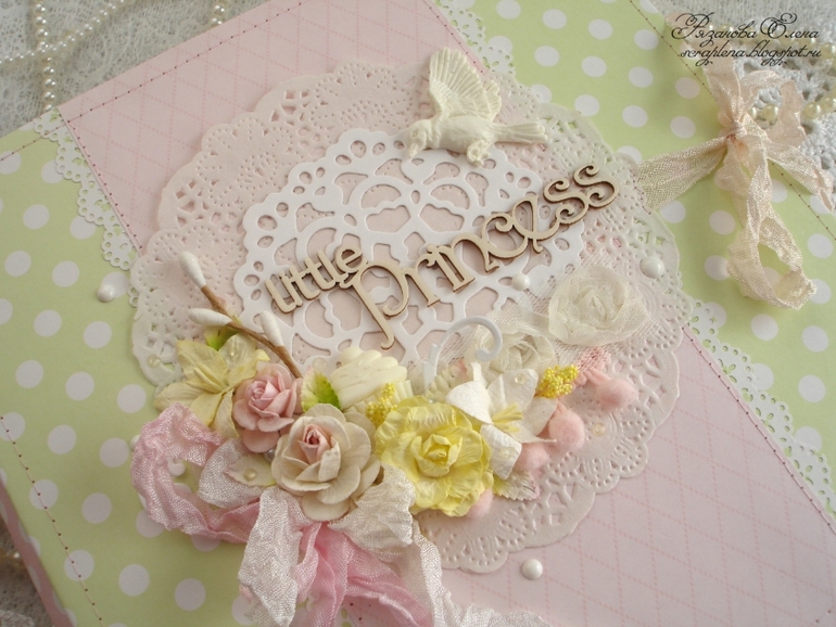 Альбом для девочки. Продается.