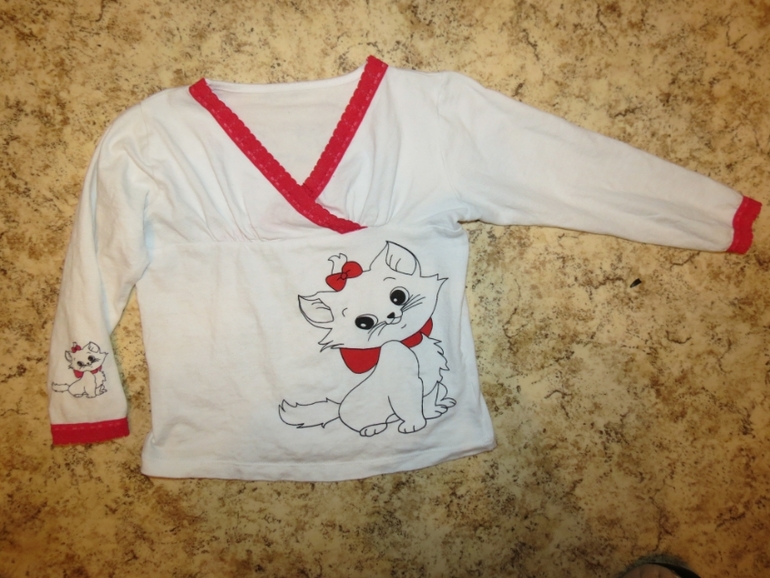 Для девочки б/у размер 98-104, есть новое