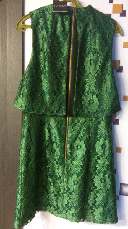 Новое, оч.красивое фирменное платье TOPSHOP ,куплено в Dubai Mall , цена 5000руб.