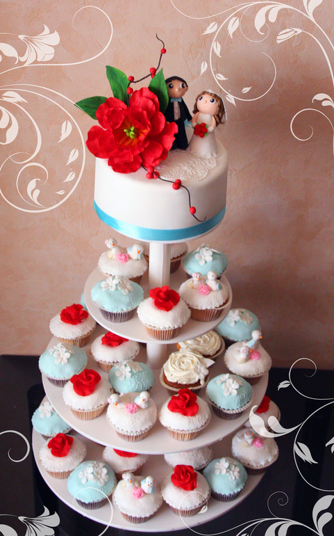 Свадебный торт в красно-бирюзовых тонах