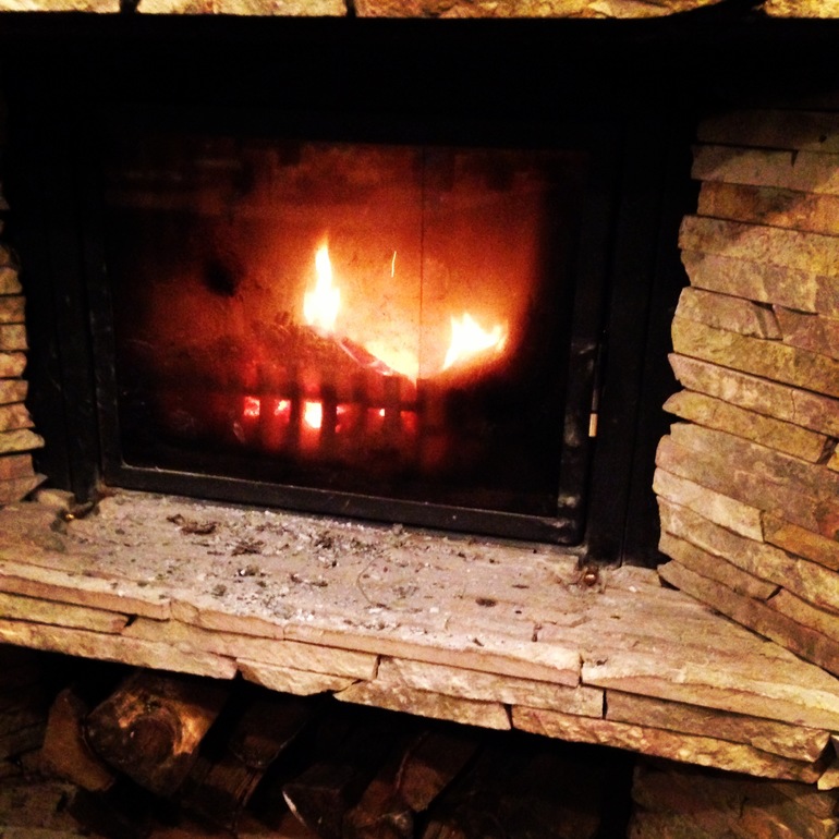 Как всегда) поход в кино обернулся недельным загулом))) у камина)))