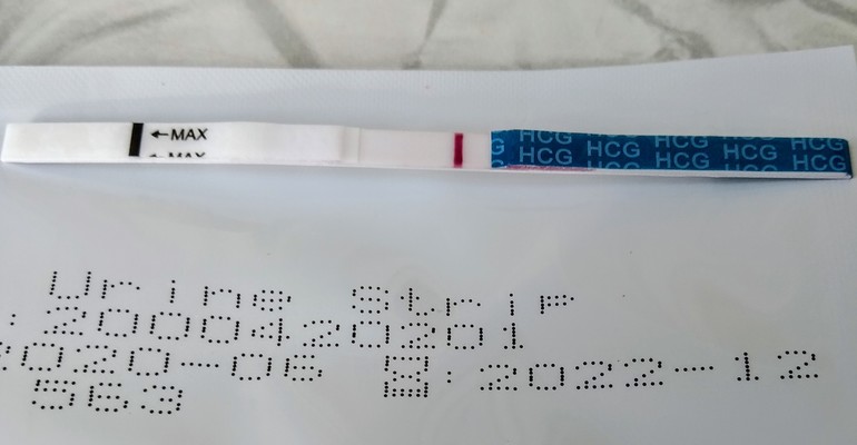Неправильные тесты на беременность. Ошибочный тест на беременность фото как выглядит. Эви тест реагентит форум.
