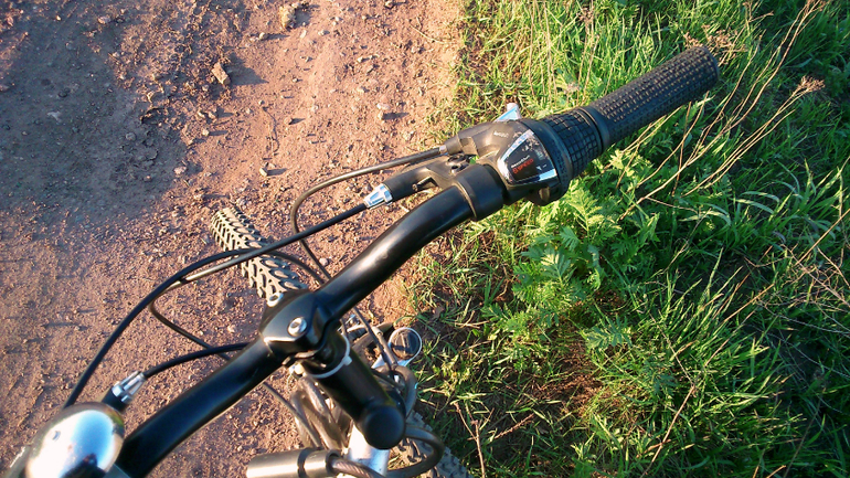 Вдоль Москва реки.