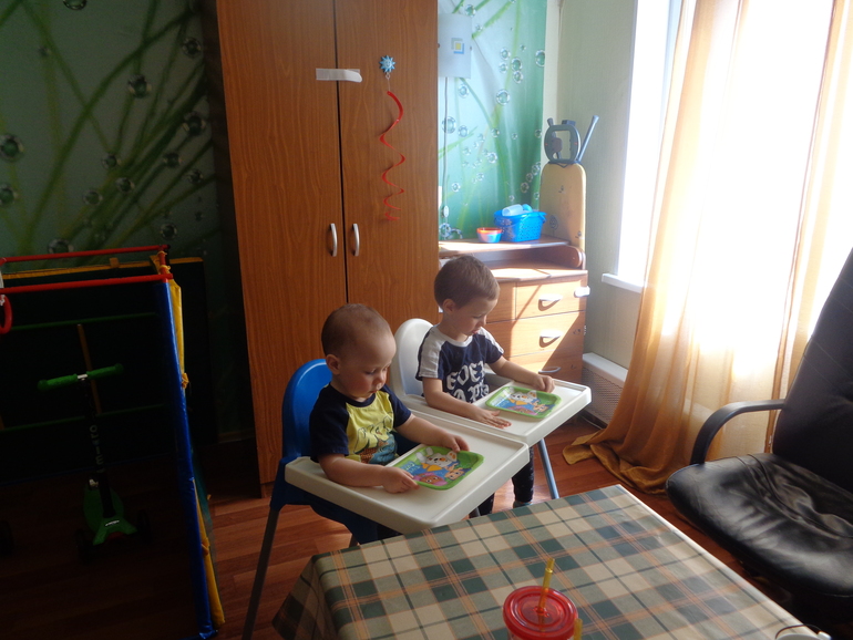 Кирюша и Гуппи пузырики =)