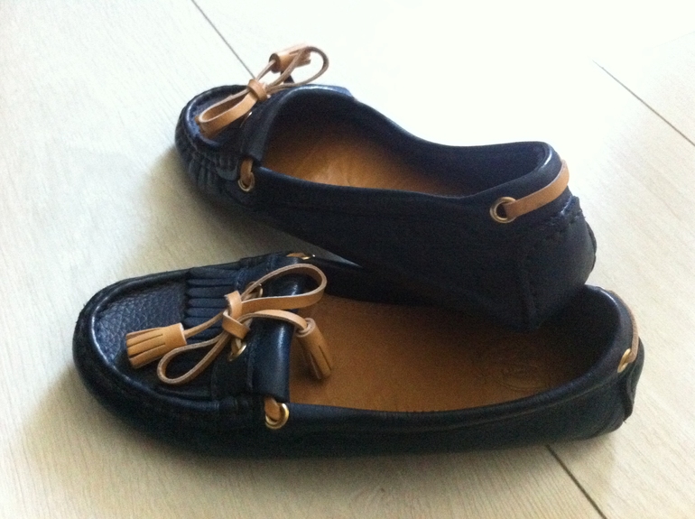 Продам новые мокасины Massimo Dutti  33  размер. 2000 рублей