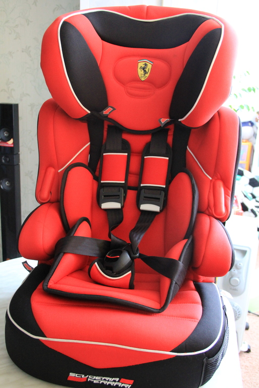 Продам Автокресло FERRARI!
