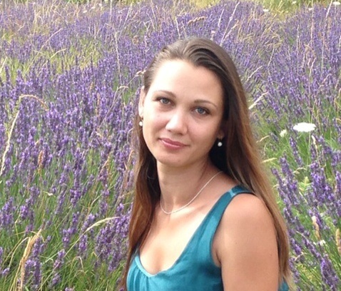 Через 2 часа в парикмахерскую хелп !!))