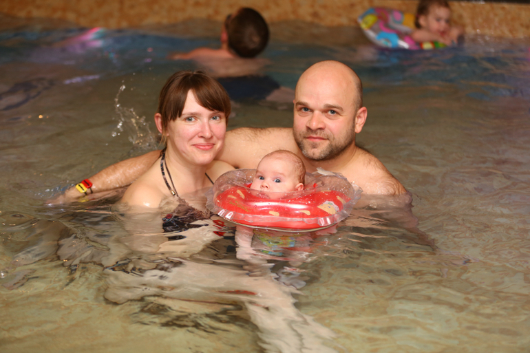 Наша семья в аквапарке