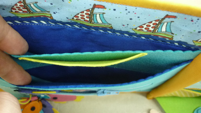 Развивающая книжка в виде сумочки!