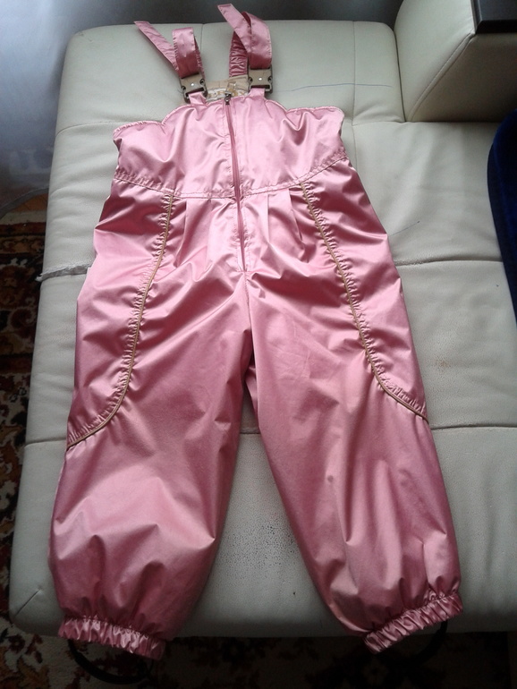 Верхняя одежда для девочки, на рост 86-98см, метро Алтуфьево.