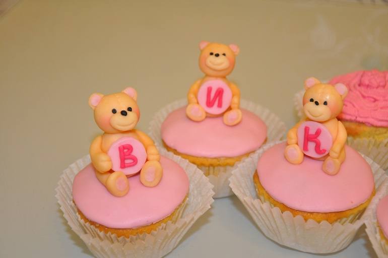 На годик девочке)