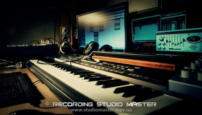 Студия звукозаписи - STUDIO MASTER - www.studiomaster.kiev.ua Запись вокала, запись голоса, обработка вокала, аранжировка, сведение,мастеринг, песня в подарок, подарочный сертификат на запись песни в студии, видео продакшн.