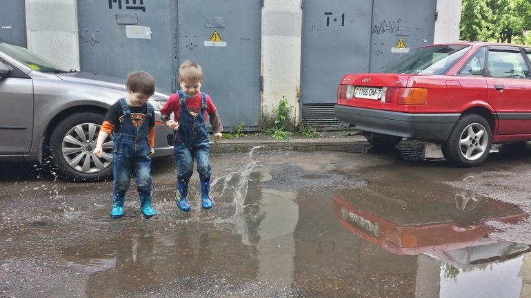 Плывет Минск плывет