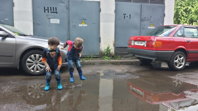 Плывет Минск плывет