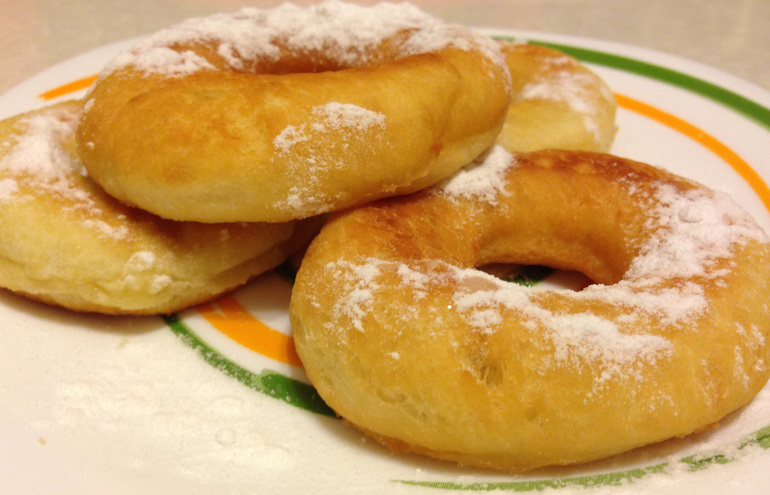 Творожные пончики.