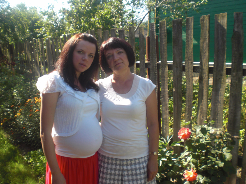 с мамулей)