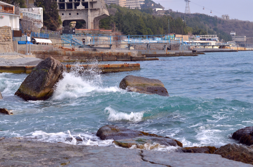 Ялта,набережная,февраль)