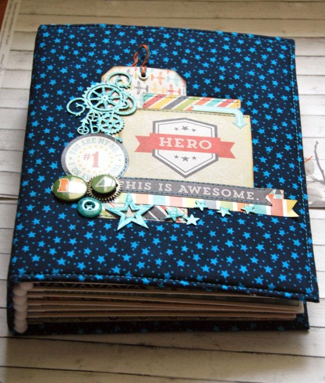 Яркий альбомчик для мальчика в американском стиле HERO