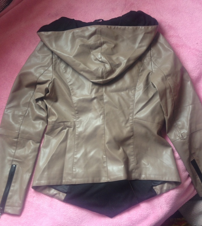 Пристрою куртку из эко-кожи,цена 2950 р.Москва