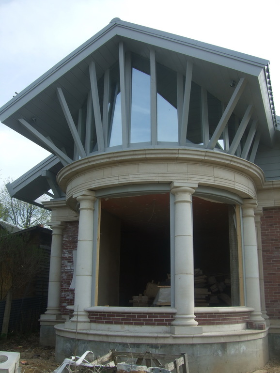 С мыслью об улучшении архитектуры подмосковных дач.