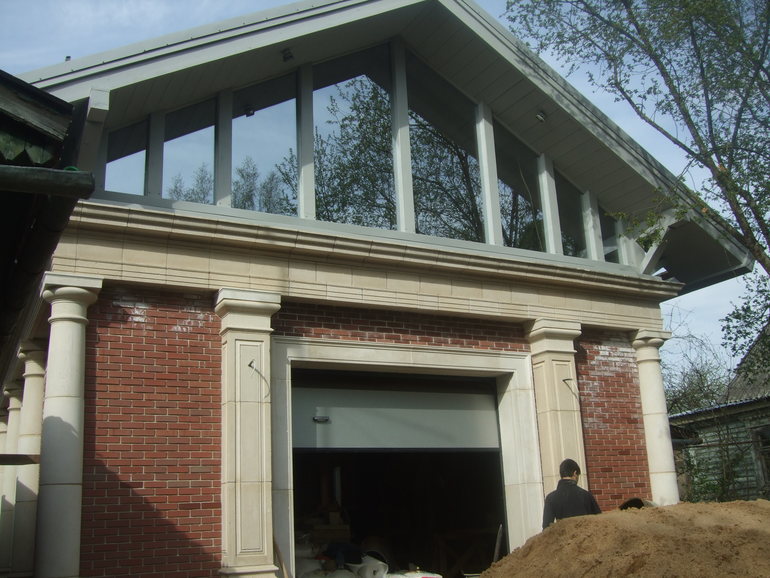 С мыслью об улучшении архитектуры подмосковных дач.