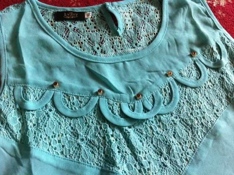 в наличии! шифоновые блузки с кружевными вставками, цена 425 руб! размер 50!