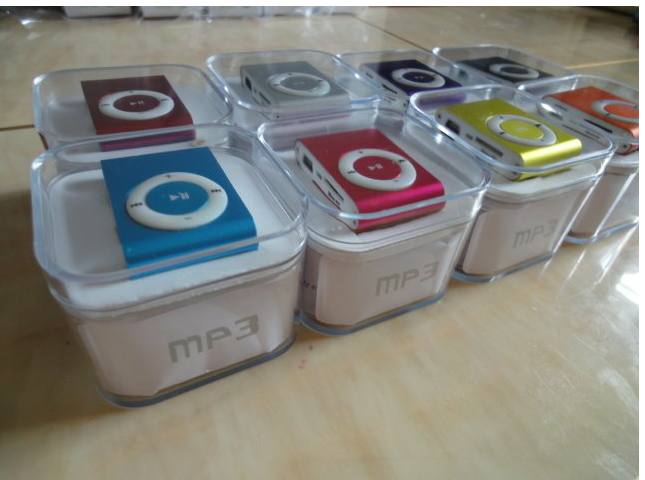 mp3-плеер c Micro SD Card в подарочной коробке + наушники + USB, цена 400 руб! сразу на ваш адрес!