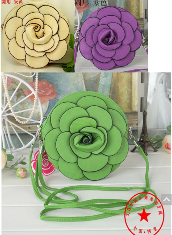 сумки цветы, цена 350 руб! сразу на ваш адрес! в наличии черная и белая, кому?!