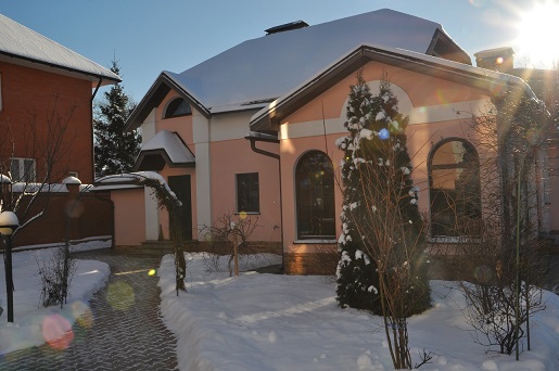 Барвиха,  д.Шульгино, дом (351.7 кв.м), баня, гараж
