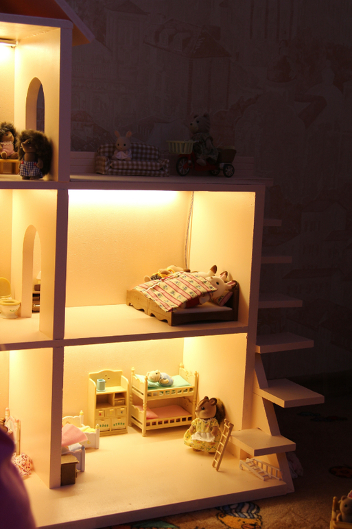 Обустроили домик для Сильваниан!